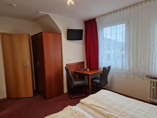 Hotel Weinhaus Am Stiftstor Трайс-Карден Экстерьер фото