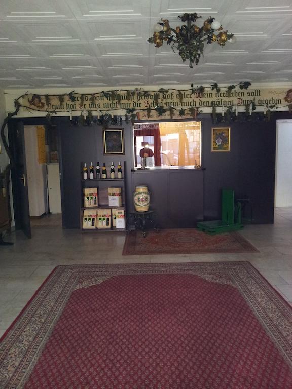 Hotel Weinhaus Am Stiftstor Трайс-Карден Экстерьер фото